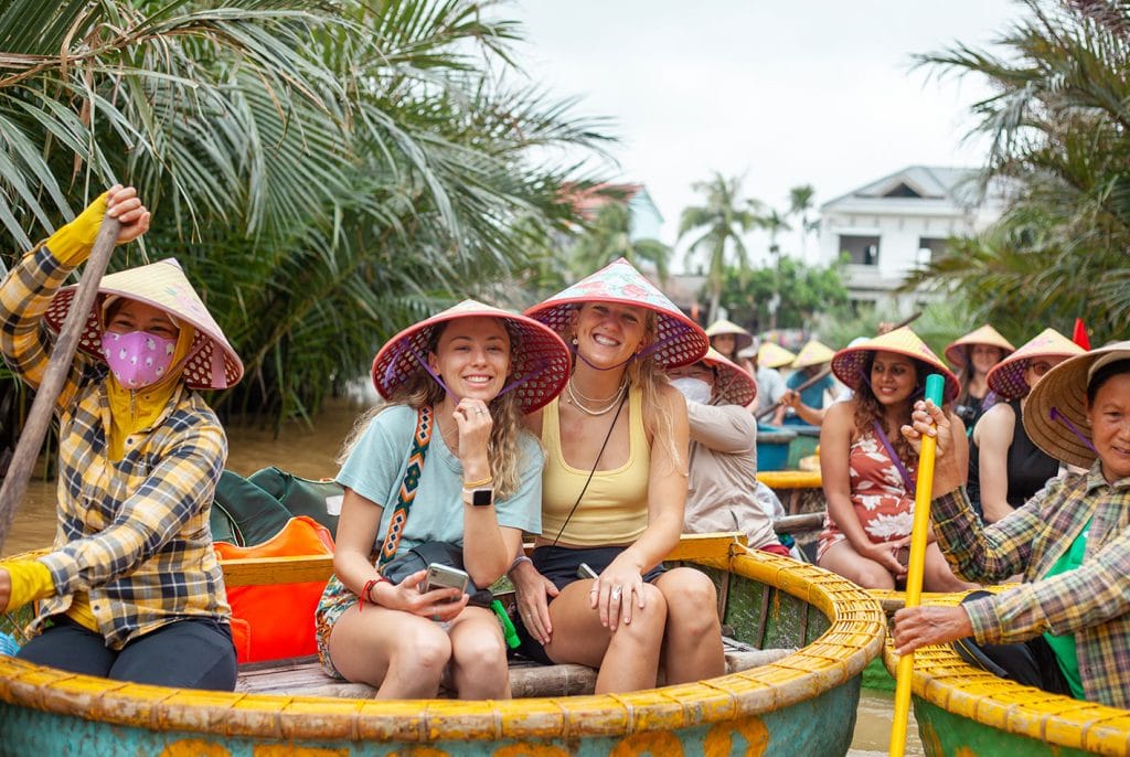Vietnam attracts Polish, Swiss, and Czech tourists after visa waiver